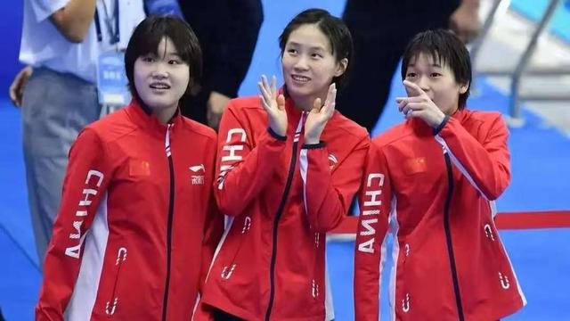 张家齐退役后直播带货，被嘲忘本又掉价	，好友全红婵空降礼物支持