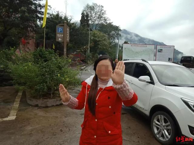 女子自称“军官”谈恋爱身份要保密，和男友恋爱8年见了四五次，拍婚纱照见父母、收60余万后“人间蒸发”