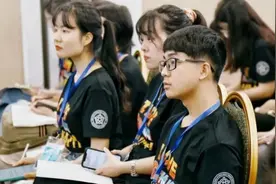 北大一学生保研上学硕，不料变成专硕，看到学费后直言想放弃图片