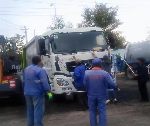 【部门动态】区环卫中心：优化举措强保障 严守底线保安全