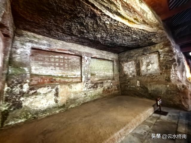 乐山大佛是哪尊佛？为什么是唐代的佛身，民国的佛头？能镇水吗？