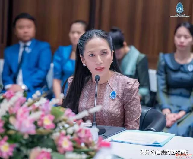 中泰柬齐聚云南，王毅挑明中方要求，柬方首相夫人哽咽：只要和平