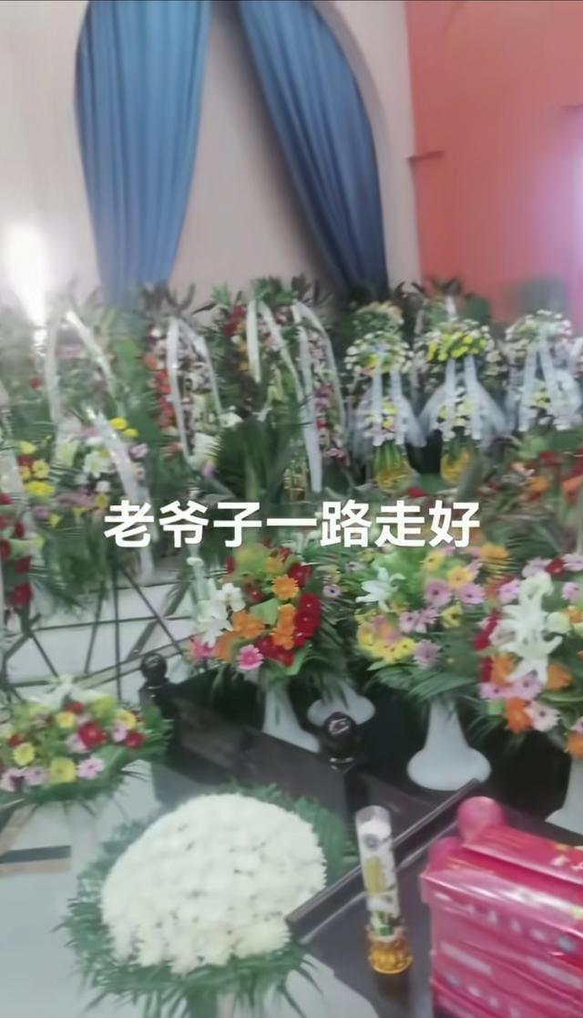 杨少华豪华灵堂曝光，中华烟成堆，生前账号1分钟视频报价超3万