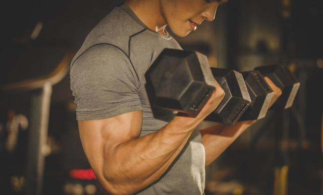 男人多做力量训练的5个益处！附：5个王牌力量动作