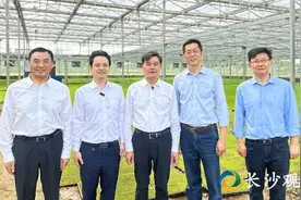牢记嘱托 奋勇争先丨院士柏连阳：要让农民种田既赚钱又轻松图片