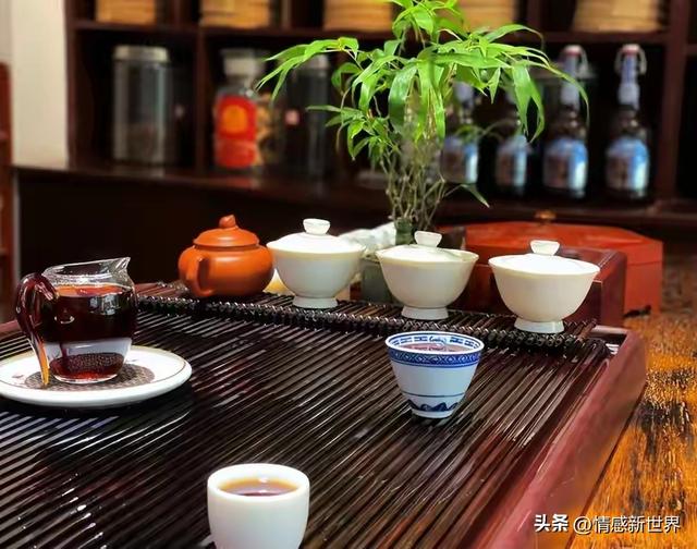 我56岁，搭伙后女方吃住我家，每月只出400生活费	，有必要继续吗