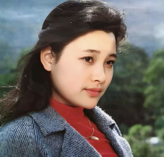 19岁被两名美国医生侵犯，留美43年受尽屈辱，归国后终于尝到甜头