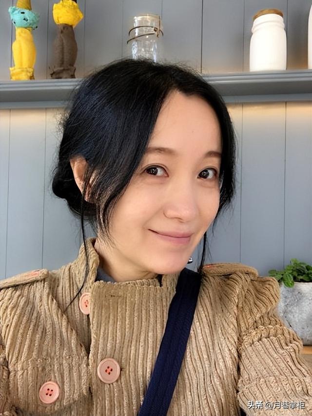 六登春晚，与恩师同居后怀孕，被骗流产，57岁斯琴格日乐晚景凄凉