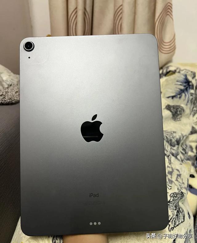 iOS好评榜大洗牌！iPhone16跌至第九，榜首竟是5年前老将？