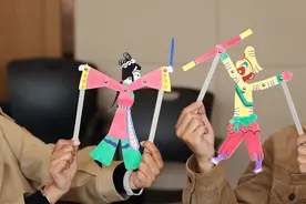 郑州文物考古研究院：自制皮影戏 让“西游”在手中动起来图片