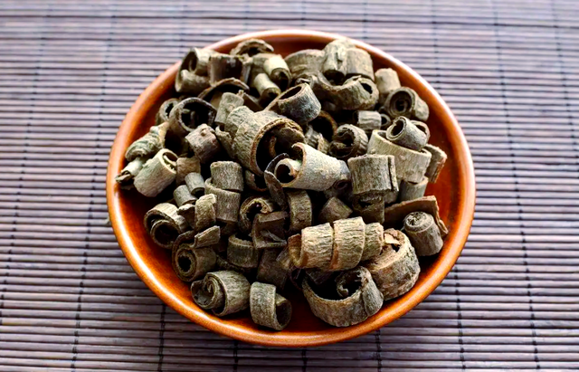 中医：祛湿最快的路子有两条，一条是大便，一条是小便