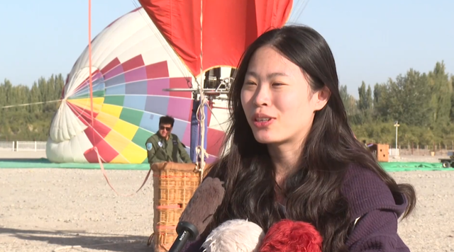 敦煌：热气球、沙漠越野体验成为国庆旅游打卡热点