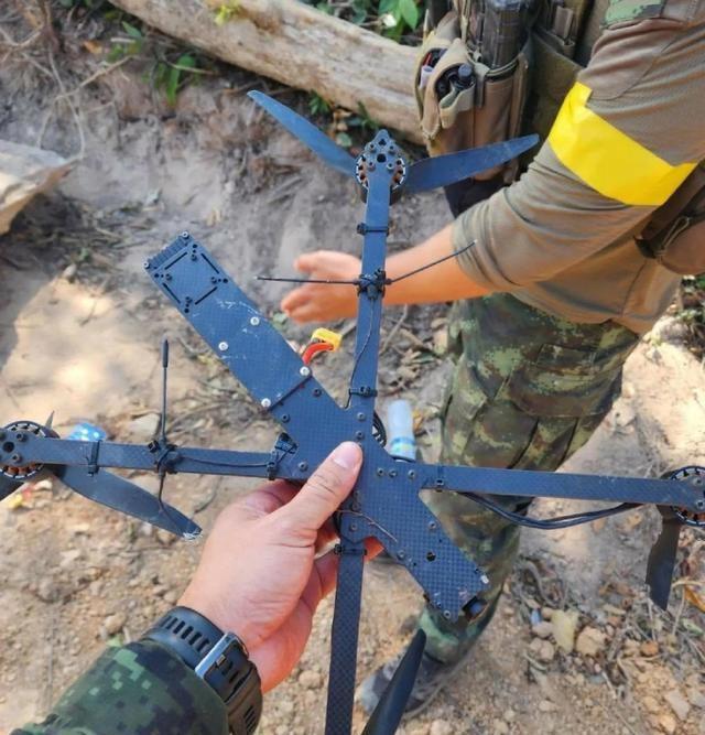 泰国发现情况不对，第三国势力进场帮柬埔寨？泰军用中文发表声明