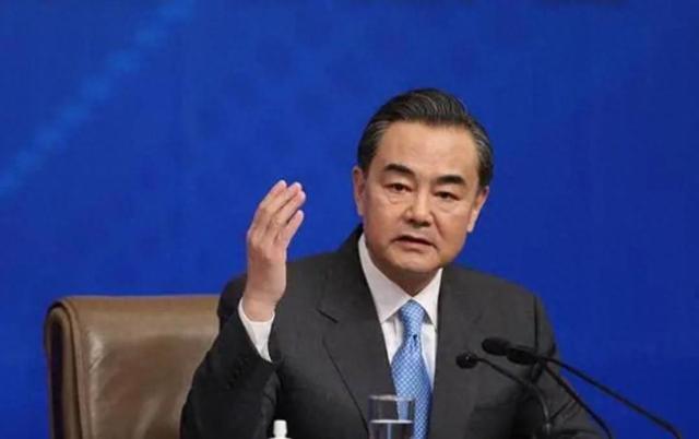 48小时内，中方连发三道警告，王毅公开表态，不许美方做一件事