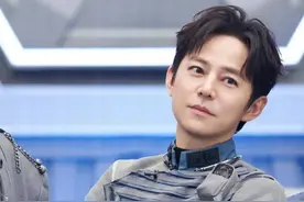 昔日老好人何炅：主持半生无妻无子，如今半退休生活啥样？图片