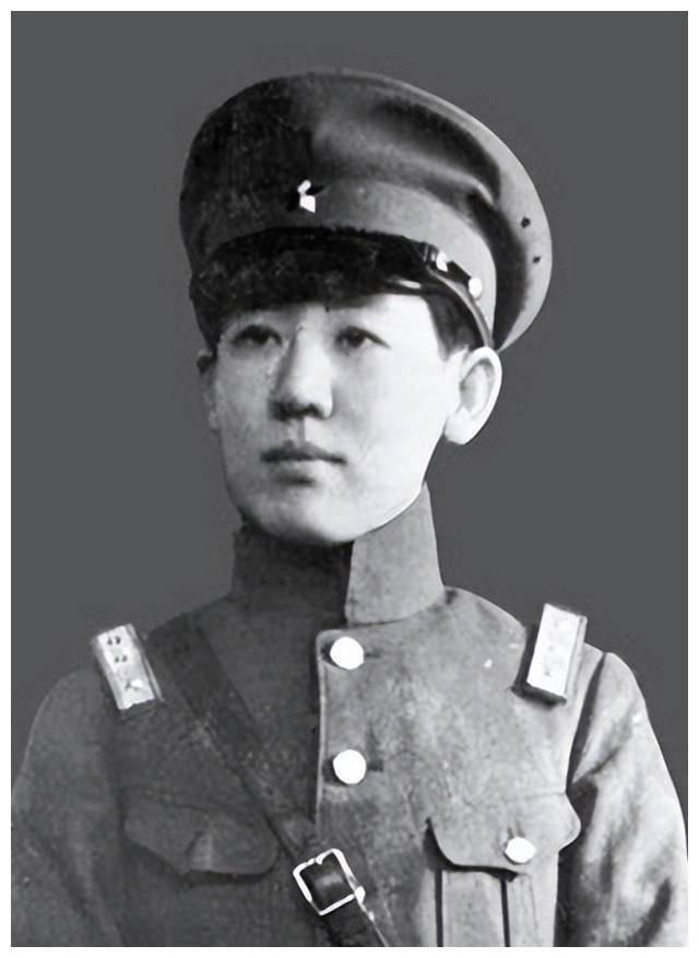 女间谍川岛芳子真实相貌：跟影视中差别太大，图4是玷污她的养父