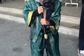 5岁小孩参加郑州一漫展cos黑神话八戒成焦点，家属：自制衣服头套图片