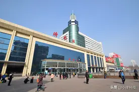 济南开往乌鲁木齐的直达特快列车，途经徐州、西安，全程3642公里图片