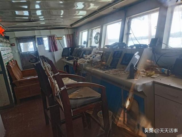台风过后，海南文昌市一艘大型渔船被拍卖，加价331次后623万成交