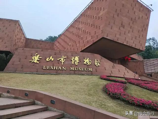 怒了！逛乐山博物馆，办公区比展品还要多？到处是“游客止步”？