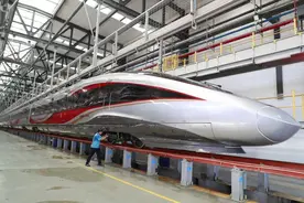 时速350公里！今日起京广高铁全线实现高标运营图片