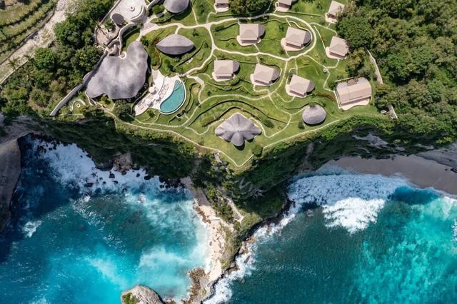 巴厘岛度假村上新！以魔鬼鱼为灵感的竹构建筑漂浮海天之间