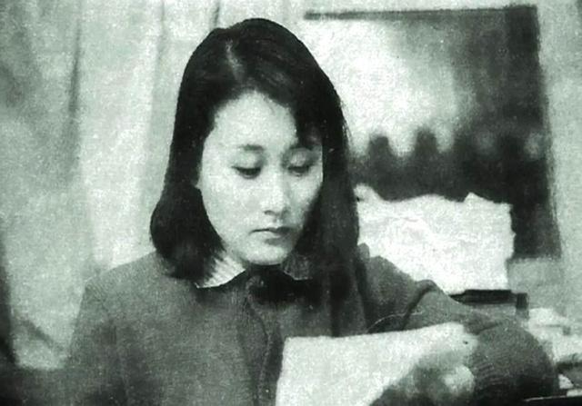 63岁张凯丽也没想到，因阅兵上的一个举动，她的口碑“彻底逆转”