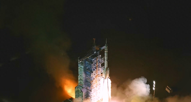 神舟二十一号成功发射！美国封锁失败，中国2030年前实现载人登月