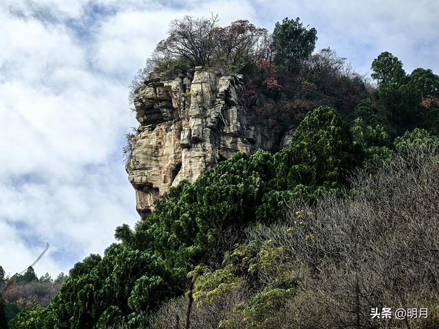 龙洞胜境尤奇崛