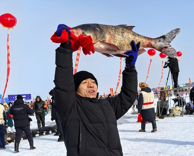 黑龙江牡丹江：镜泊湖千年大冬捕焕发渔猎文化新活力