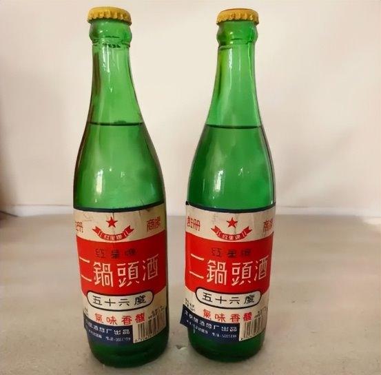 北京大爷四合院藏“百瓶茅台”，拒行家万元一瓶收购，故宫都不换