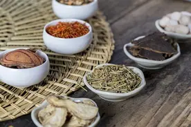 腰椎是个消耗品，年龄越大越难养！妙招配妙方，帮你远离腰椎疾病图片