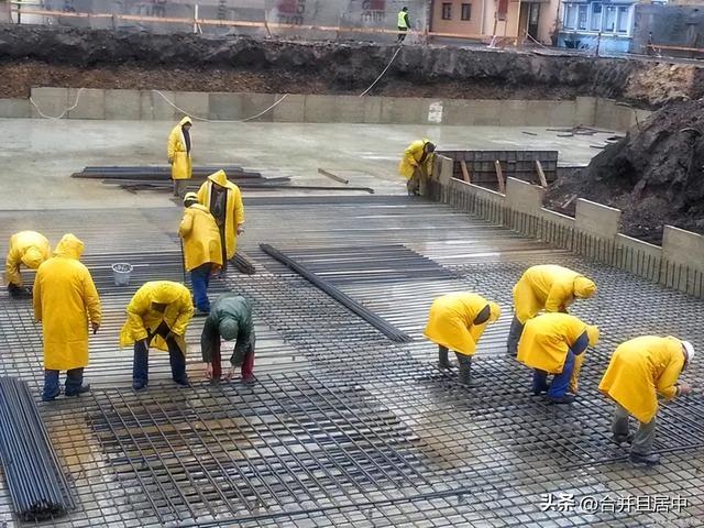 混凝土浇筑施工时突降暴雨怎么办？