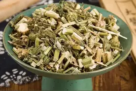 一碗“三草降压汤”，降肝火，行肝气，再顽固的高血压都怕这碗汤图片