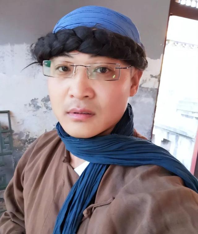 靠“睡后收入”游学尼泊尔的金融民工
