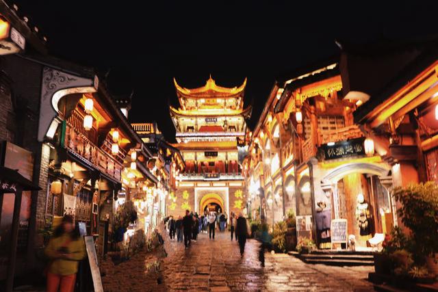 宝藏春城，冬季旅居圣地，物价低风景好，动车直达，比大理暖和