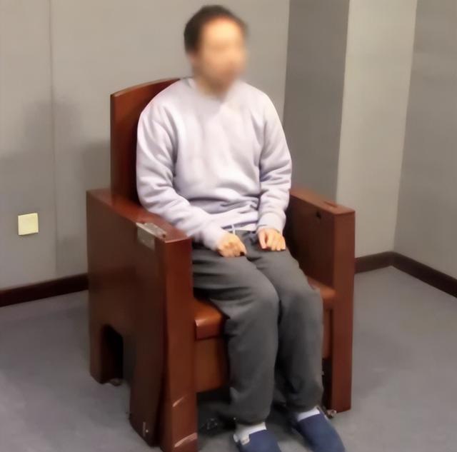九三阅兵之际，6名间谍落网！带1448份机密出逃，泄露尖端武器
