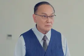 73岁香港知名老戏骨复出谋生，定居四川南充，因炒股亏了近千万图片