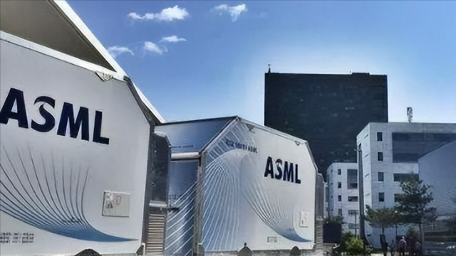 摊牌了?中企陆续收到光刻机，外媒：ASML公司不“乖”了