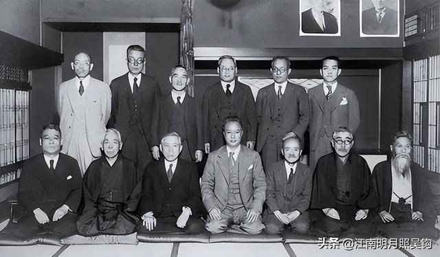 这些大汉奸不逃到国外去、竟然还要去赴宴，真是不作死就不会死！