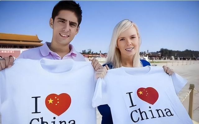 大批美国游客涌入中国，回国后坦言：客观对比，中国比美国强多了