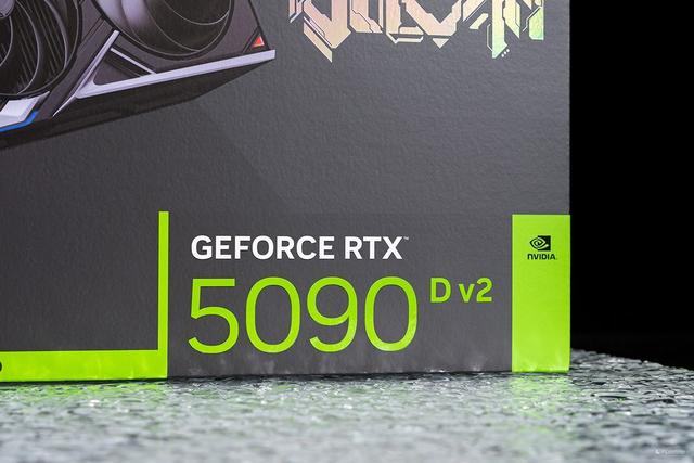 iGame RTX 5090 D v2火神显卡评测：凌厉方正硬汉！性能依旧能打！