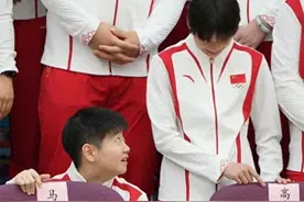 全红婵奥运村闹笑话！被马来西亚选手怼脸拍，红姐反击：你有病吧图片