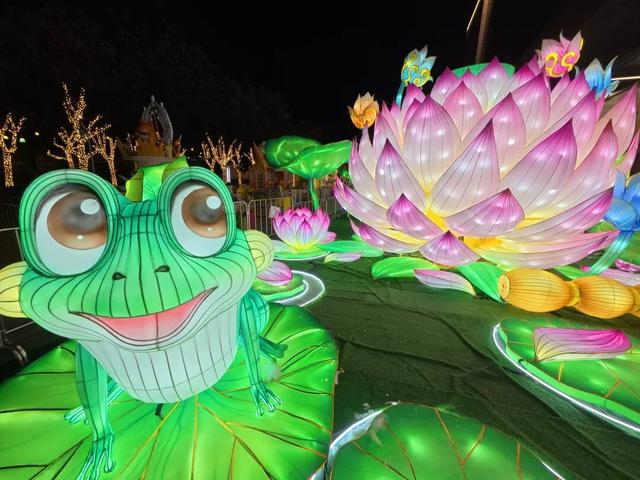 亮灯！马到！这是昨晚的南京