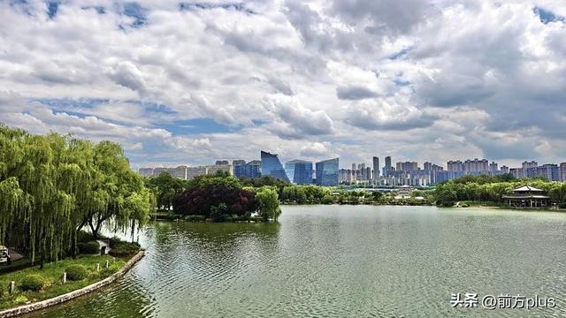 曲江水景美不胜收