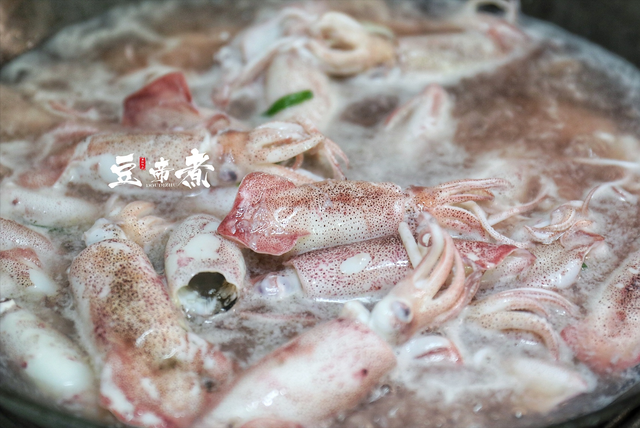沿海人偷偷告诉你，怎么挑选鱿鱼、如何烹煮才会鲜美又鲜脆