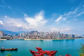 护好一江澄碧 忠县在行动图片