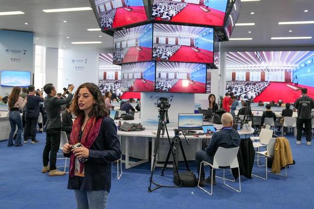 放弃入约换援助？泽连斯基柏林之行，暴露乌克兰真实处境！