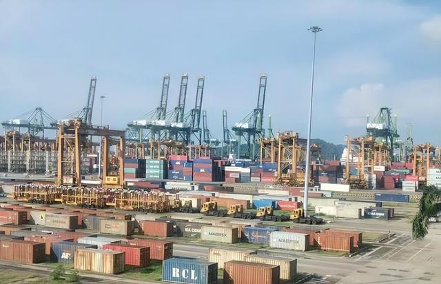 新加坡急了？要中国继续依靠西方，海南封关，新加坡百年饭碗要砸