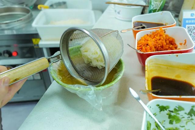 1元的包子，4块钱的蒸饺，这座城给人的幸福感怎么能这么高啊！